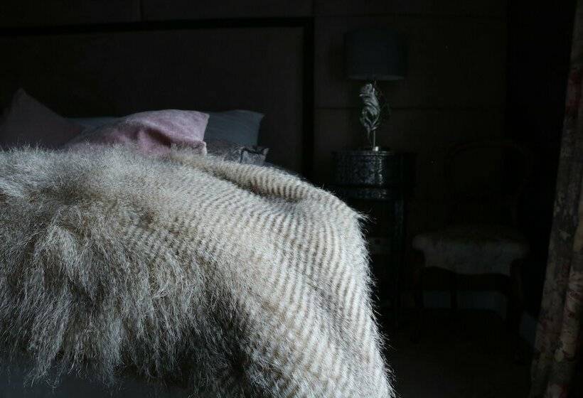 标准间, The White Hart