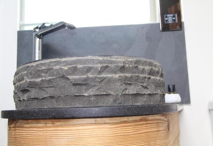 标准间, The White Hart