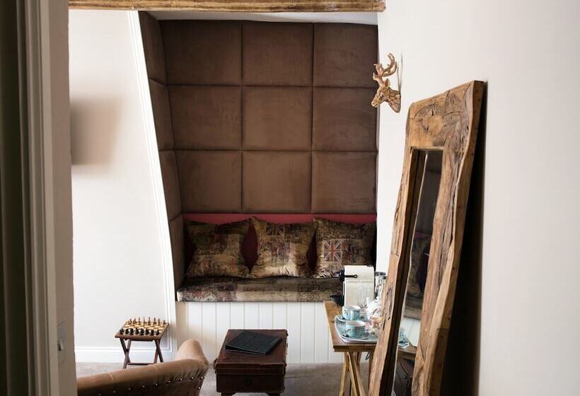 标准间, The White Hart