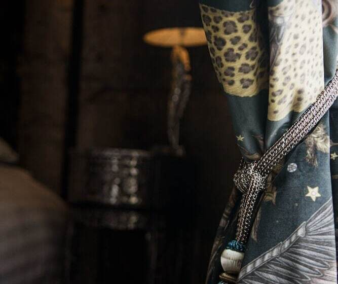 标准间, The White Hart