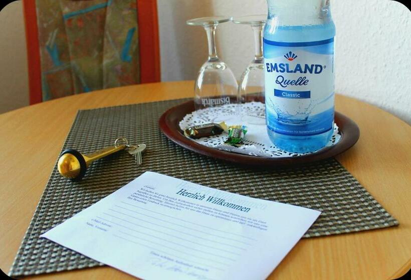 Номер Стандарт, Zur Linde