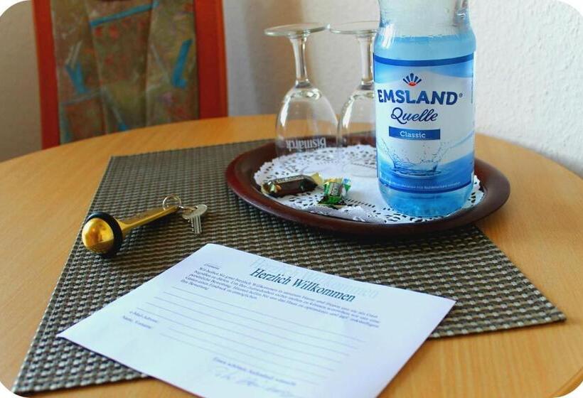 Номер Стандарт, Zur Linde