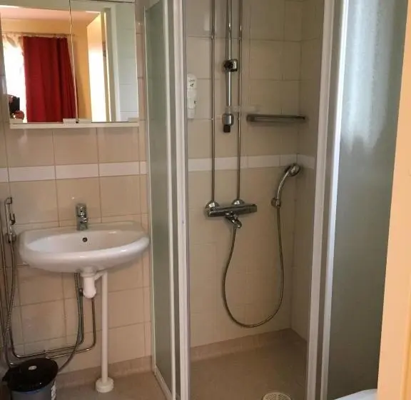 エコノミールーム, Kitinrivi B&b