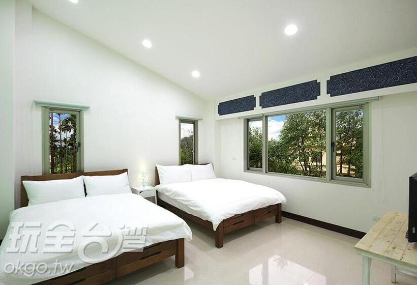 اتاق استاندارد چهار تخته, Love B&b