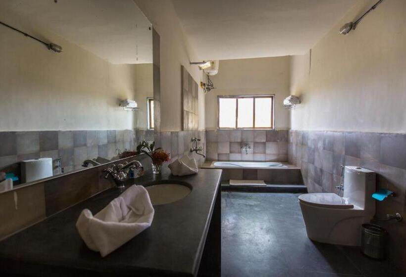 חדר סטנדרט עם מיטת קינג, Spree Maati Jungle Resort