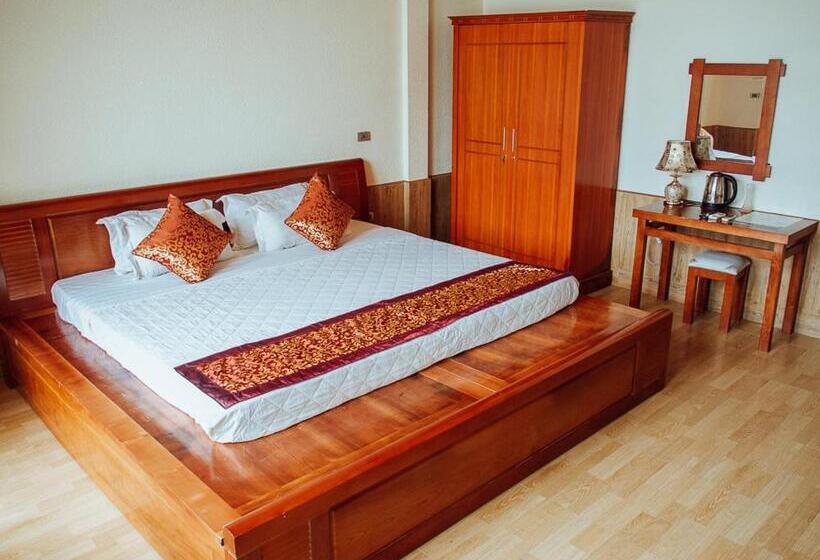 Deluxe room with river view, Truong Xuan Resort