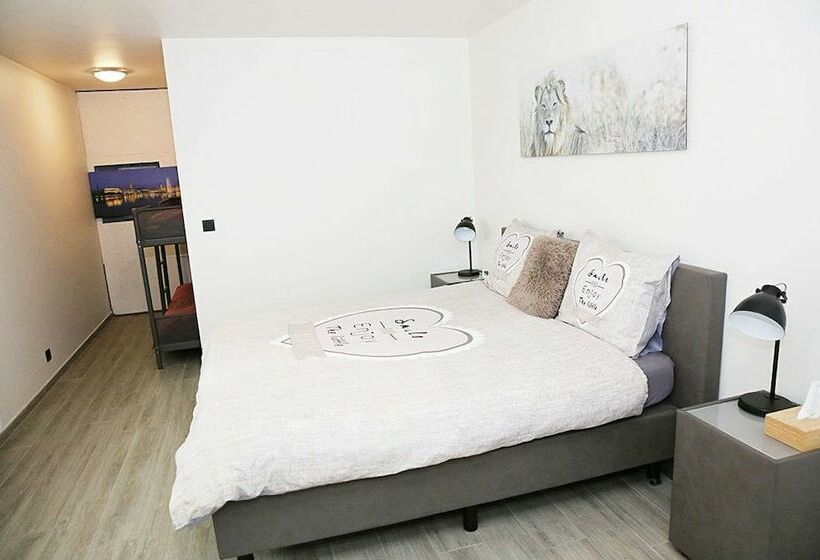 Studio Familiare, B&b Intermezzo