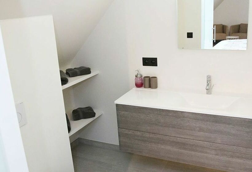 Camera Standard, B&b Intermezzo