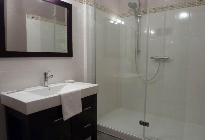 디럭스 룸, Château De La Hussardière