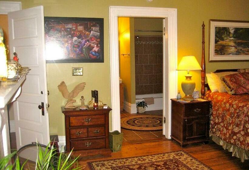 キングサイズベッドのデラックスルーム, Inn Upon Moon River Plantation