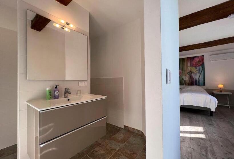 Номер Стандарт Вид на Бассейн, Residence La Salamandre