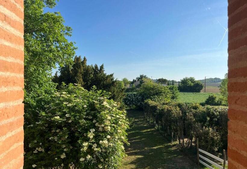 Номер Стандарт Вид на Сад, Residence La Salamandre