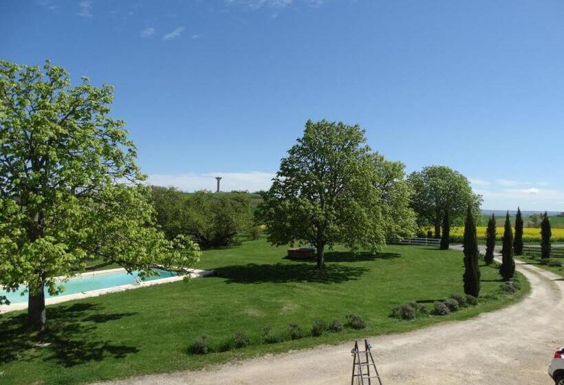 Номер Стандарт Вид на Сад, Residence La Salamandre