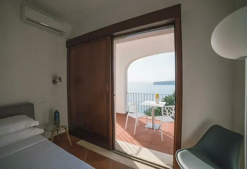 オーシャンビューデラックスルームバルコニー付き, Villa Crawford