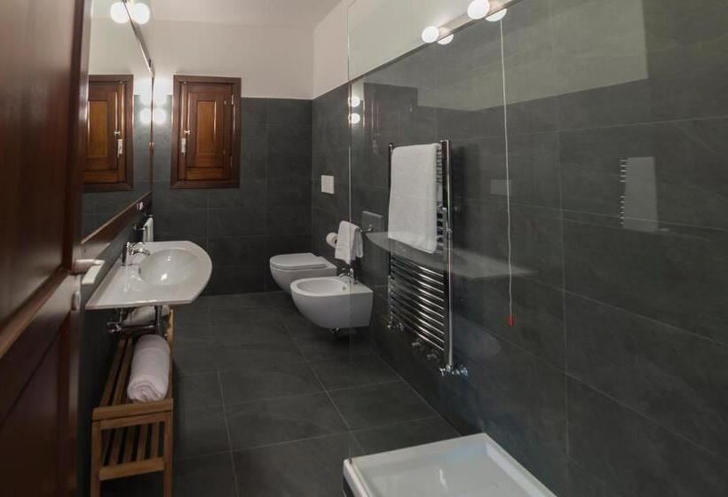 Трехместный Номер Deluxe Вид на Море, Villa Crawford