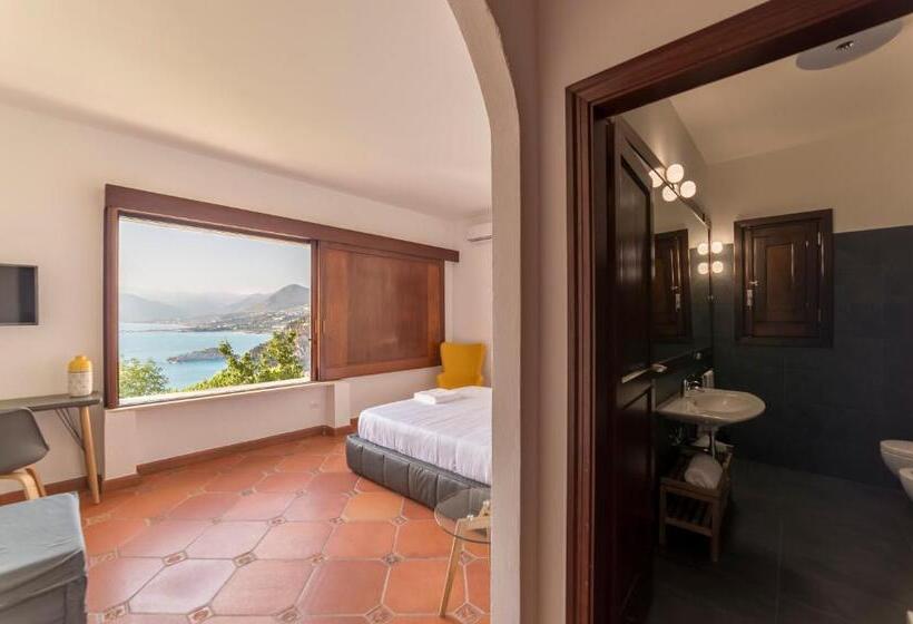 Трехместный Номер Deluxe Вид на Море, Villa Crawford