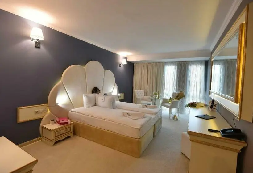 اتاق لوکس, Best Boutique