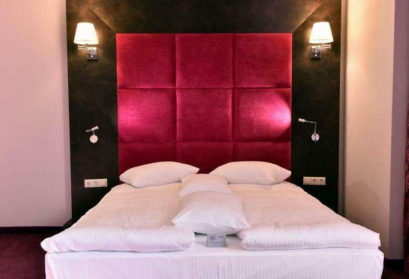 اتاق لوکس, Best Boutique