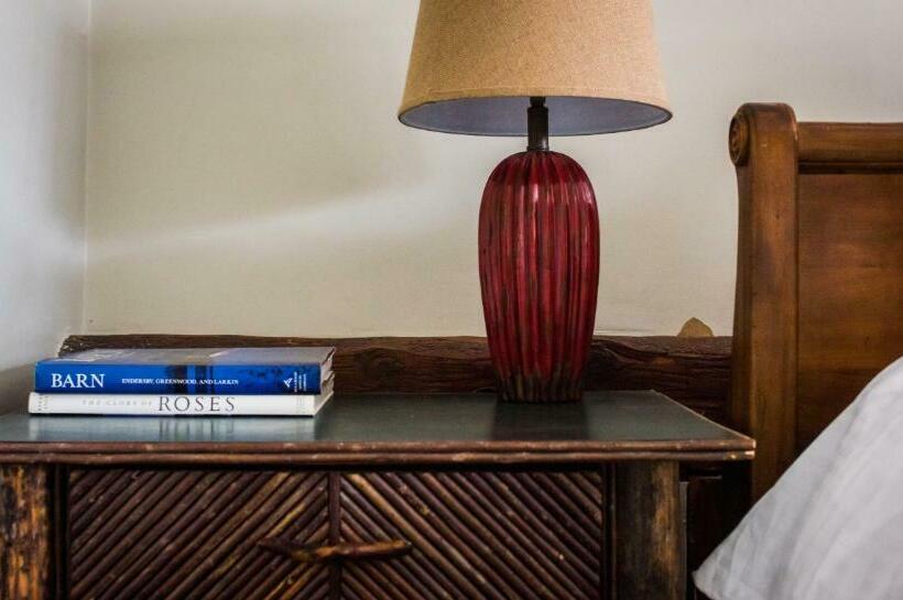 غرفة قياسية سرير كينج, Four Columns Inn