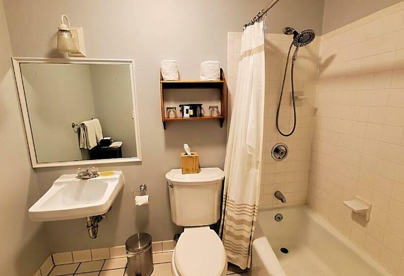 غرفة قياسية سرير كينج, Four Columns Inn