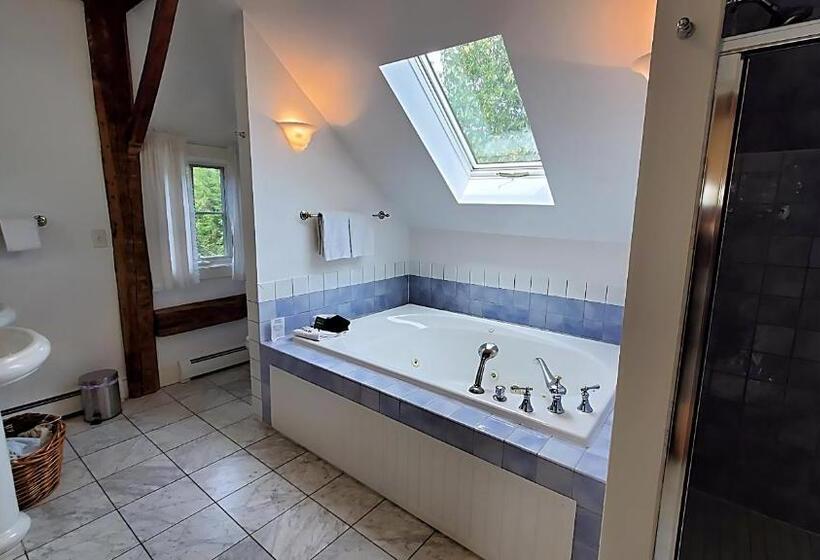 غرفة قياسية سرير كينج, Four Columns Inn