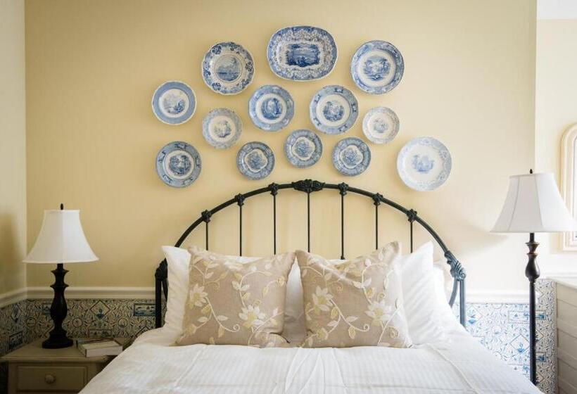 غرفة قياسية, Four Columns Inn