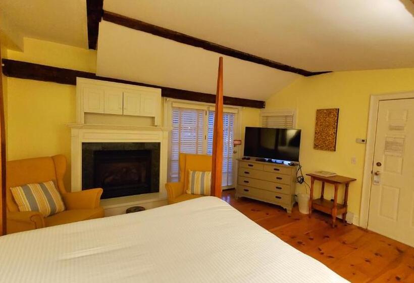 غرفة قياسية, Four Columns Inn