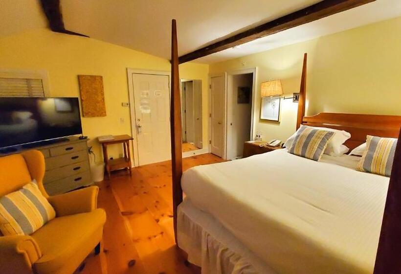 غرفة قياسية, Four Columns Inn