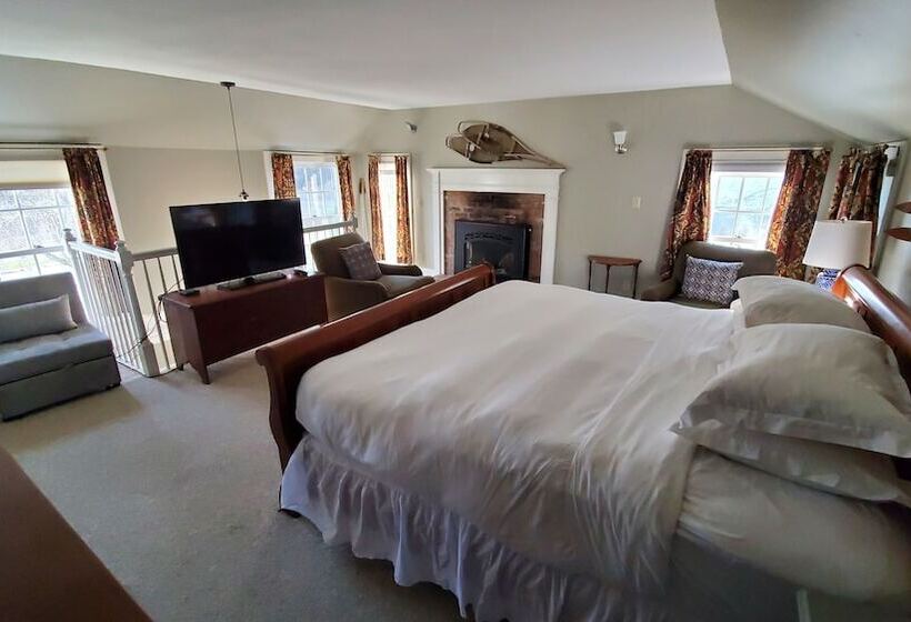 غرفة قياسية, Four Columns Inn