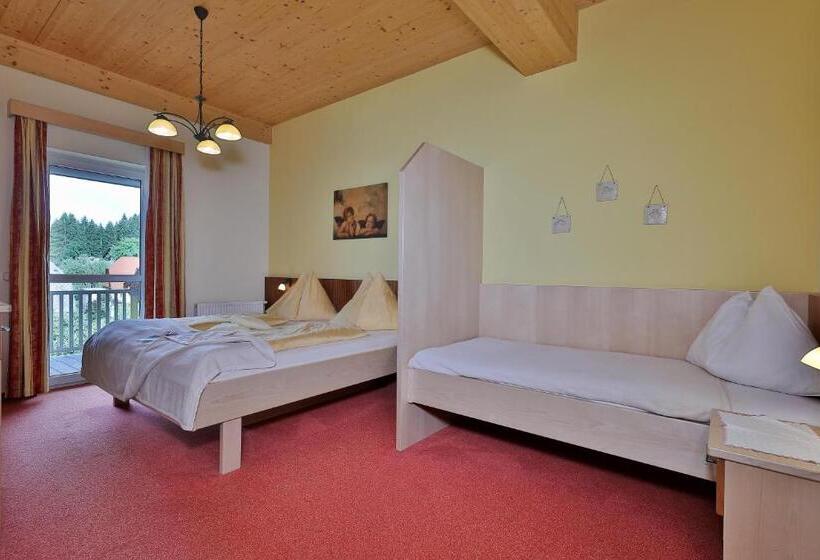 חדר משפחתי, Garni Zerza