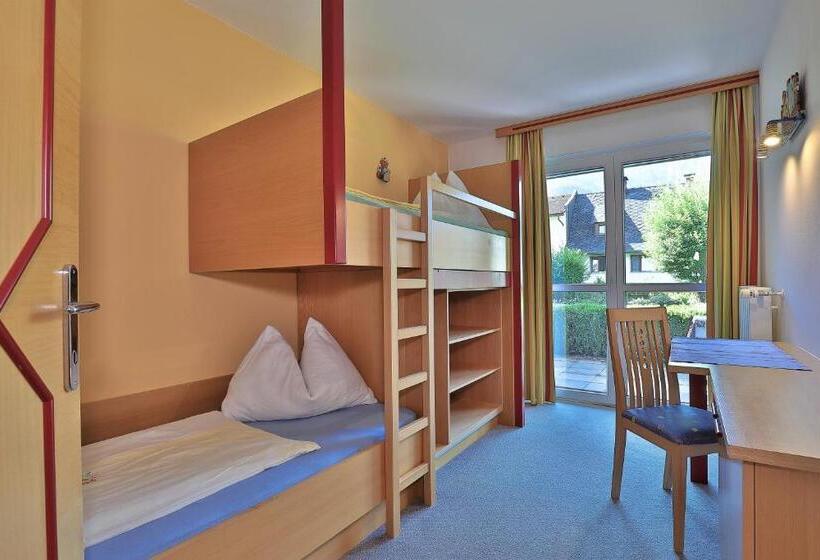 דירת חדר, Garni Zerza