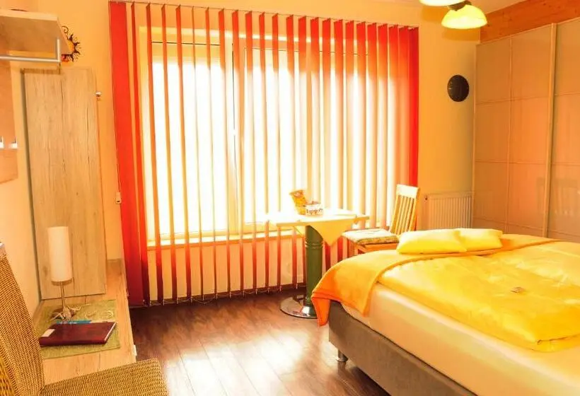 Basic-huone, Garni Zerza