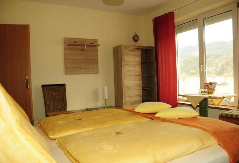 חדר בסיסי, Garni Zerza