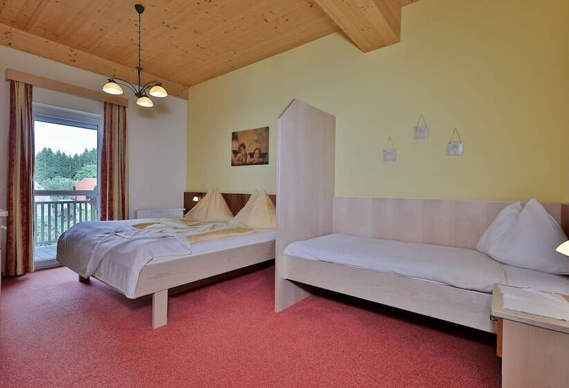 חדר משפחתי, Garni Zerza