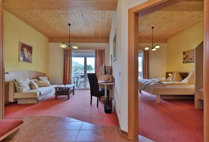 חדר משפחתי, Garni Zerza