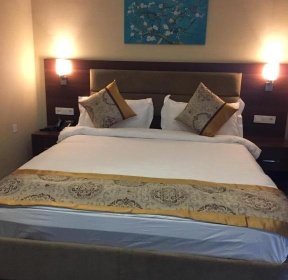 Люкс с Балконом, Halwachy