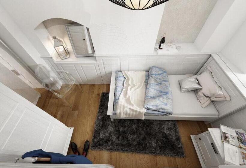 Quarto Estandar Individual com Sacada, Krumlovska Pohadka