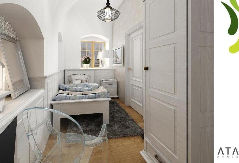 Quarto Estandar Individual com Sacada, Krumlovska Pohadka