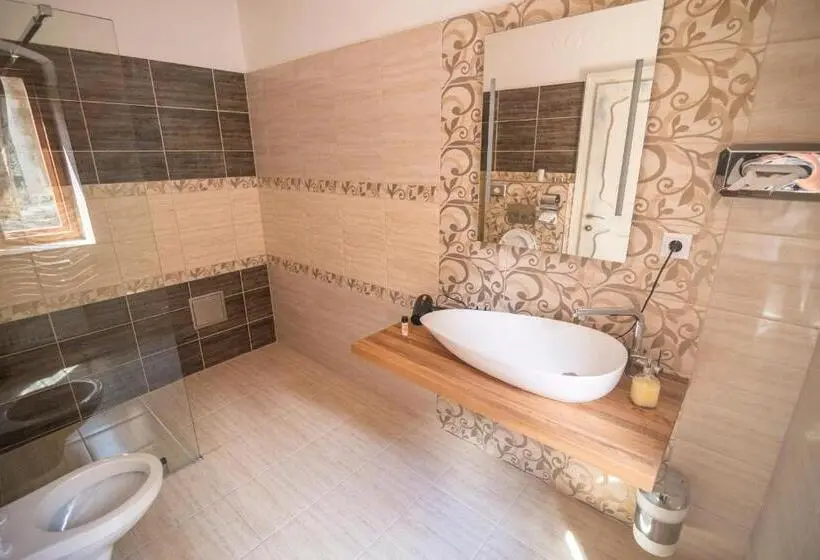 سوییت لوکس, Krumlovska Pohadka
