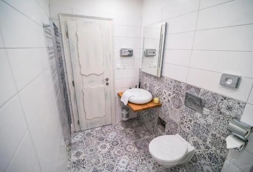 اتاق لوکس, Krumlovska Pohadka