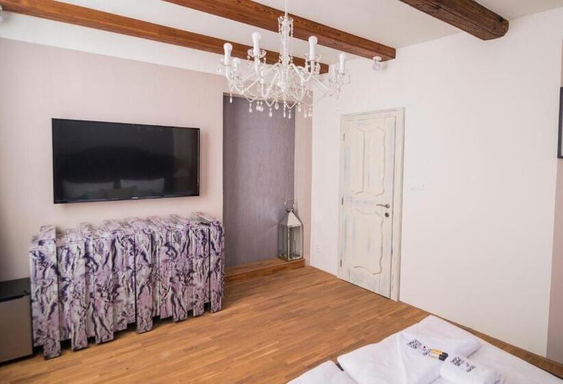 Quarto Deluxe, Krumlovska Pohadka