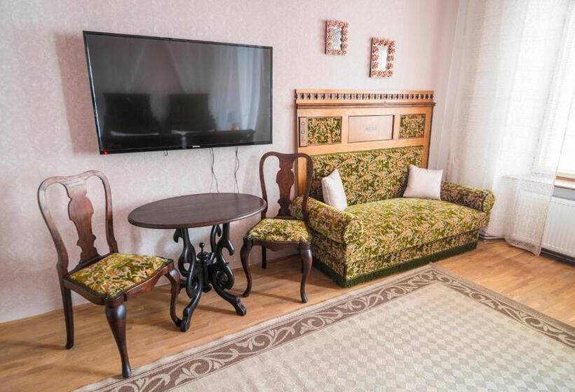 Quarto Triplo Deluxe, Krumlovska Pohadka
