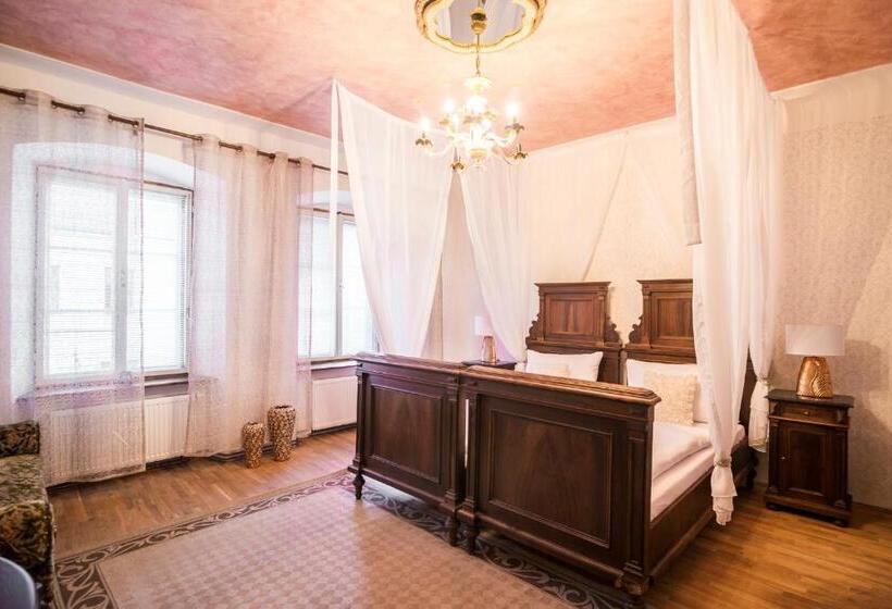 Quarto Triplo Deluxe, Krumlovska Pohadka