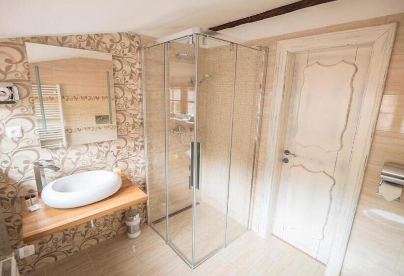 Quarto Deluxe com Sacada, Krumlovska Pohadka