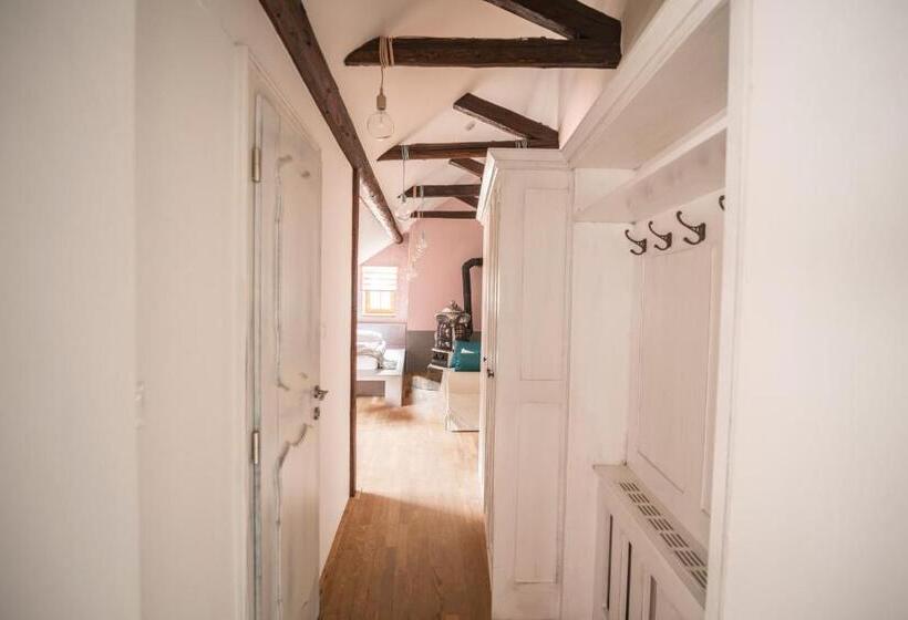 Quarto Deluxe com Sacada, Krumlovska Pohadka