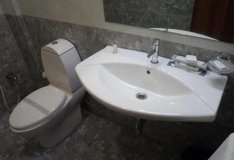 Номер Deluxe, Lords  Eco Inn Gandhidham