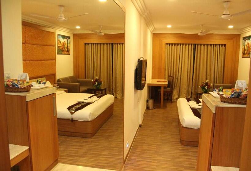 Номер Deluxe, Lords  Eco Inn Gandhidham