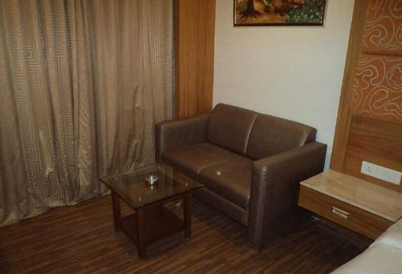 Номер Deluxe, Lords  Eco Inn Gandhidham