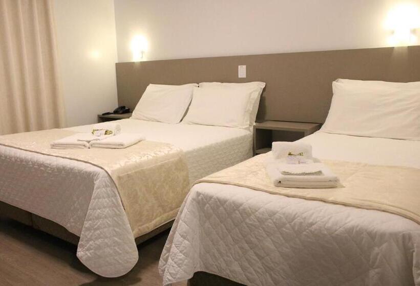 四人豪华间, Solar Do Parque