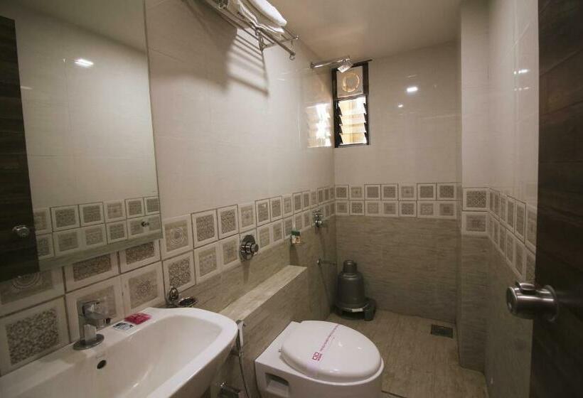 חדר דלוקס, Vraj Inn